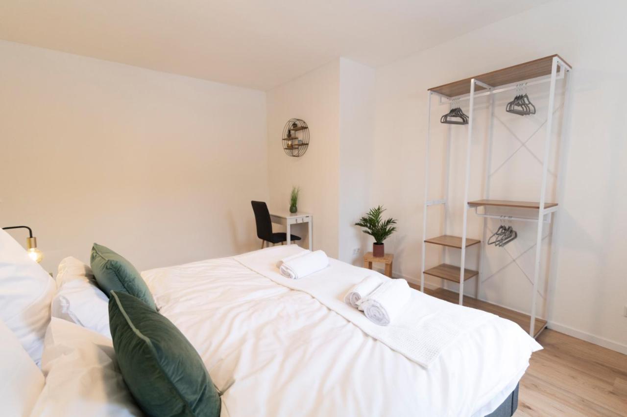 Peter Apartments - Premium Wohnung I 95Qm I 3 Schlafzimmer I Grosses Bad I Kueche I Wohnzimmer I Tv Fulda Zewnętrze zdjęcie
